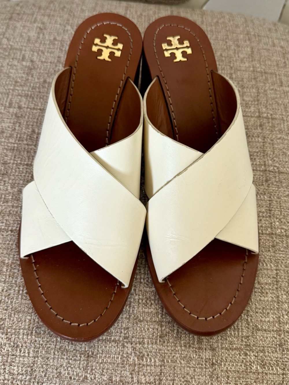 Tory Burch Cream Cross-Strap Leather Block Heeled Sandals - Picture 4 of 16